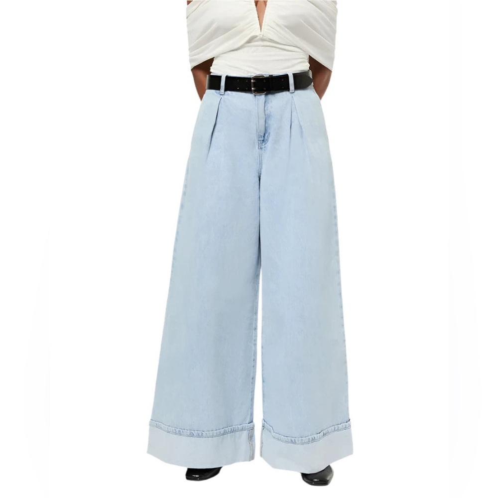 Pleated Wide Leg Jean - Light Wash - We Wore What